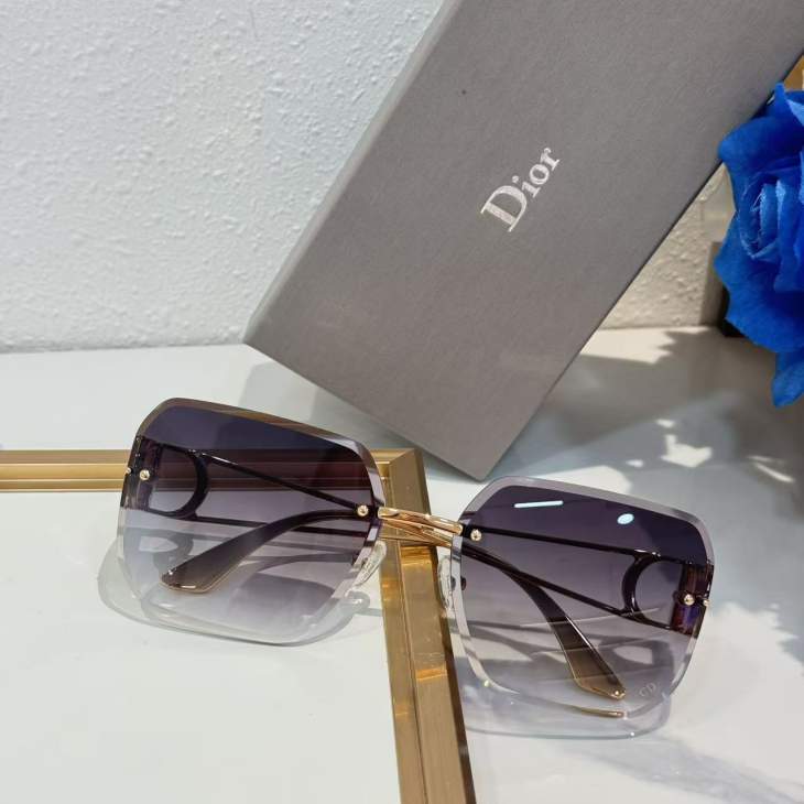 Picture of Dior Sunglasses _SKUfw77795965fw